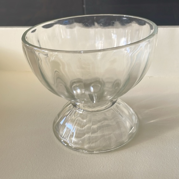 🤍VTG pedestal dessert bowls 4.5” tall - Picture 9 of 9